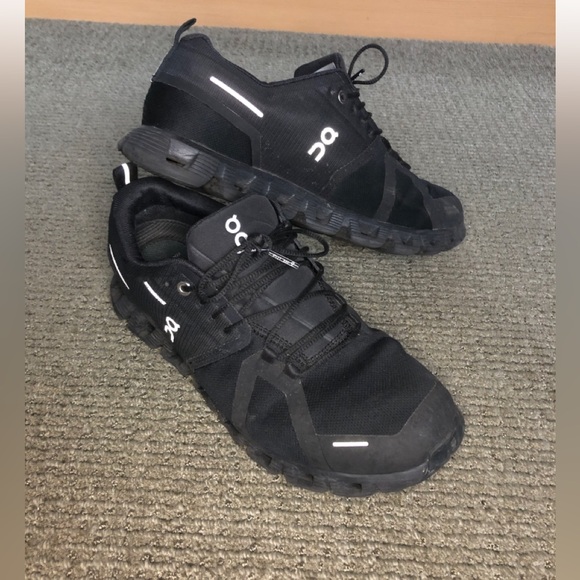 On Running Cloud 5 Waterproof Men’s 8.5 - Picture 1 of 8